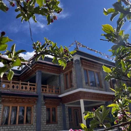 Ladakh Country Inn เลห์ ภายนอก รูปภาพ