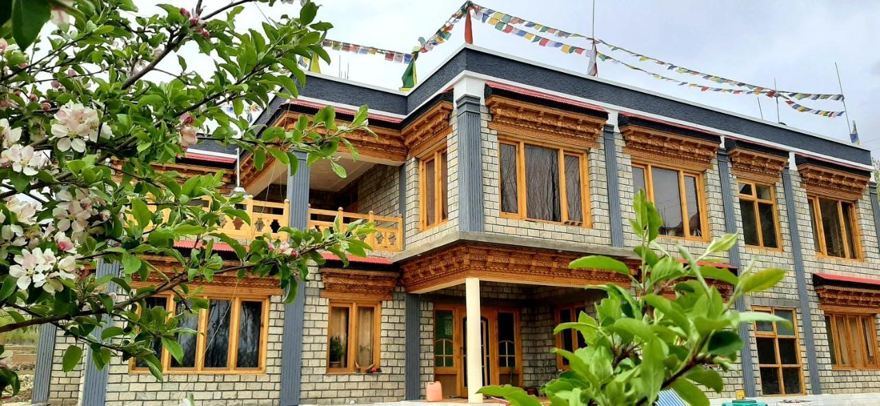 Ladakh Country Inn เลห์ ภายนอก รูปภาพ