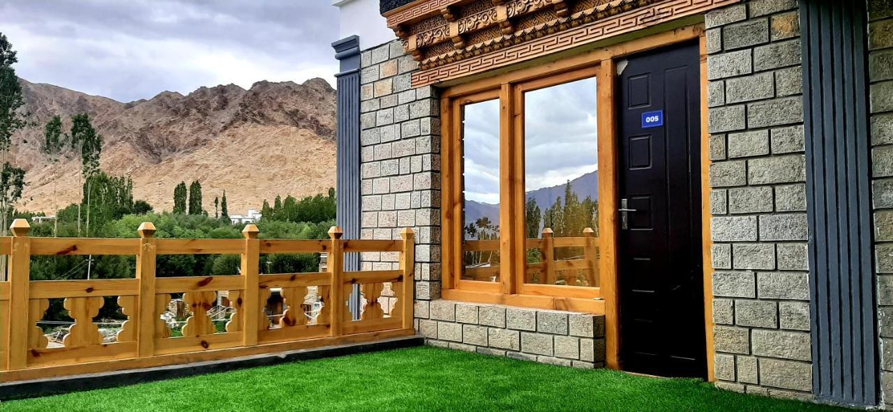 Ladakh Country Inn เลห์ ภายนอก รูปภาพ