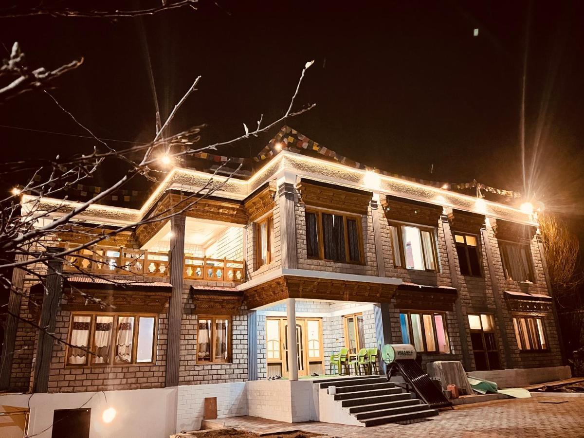 Ladakh Country Inn เลห์ ภายนอก รูปภาพ