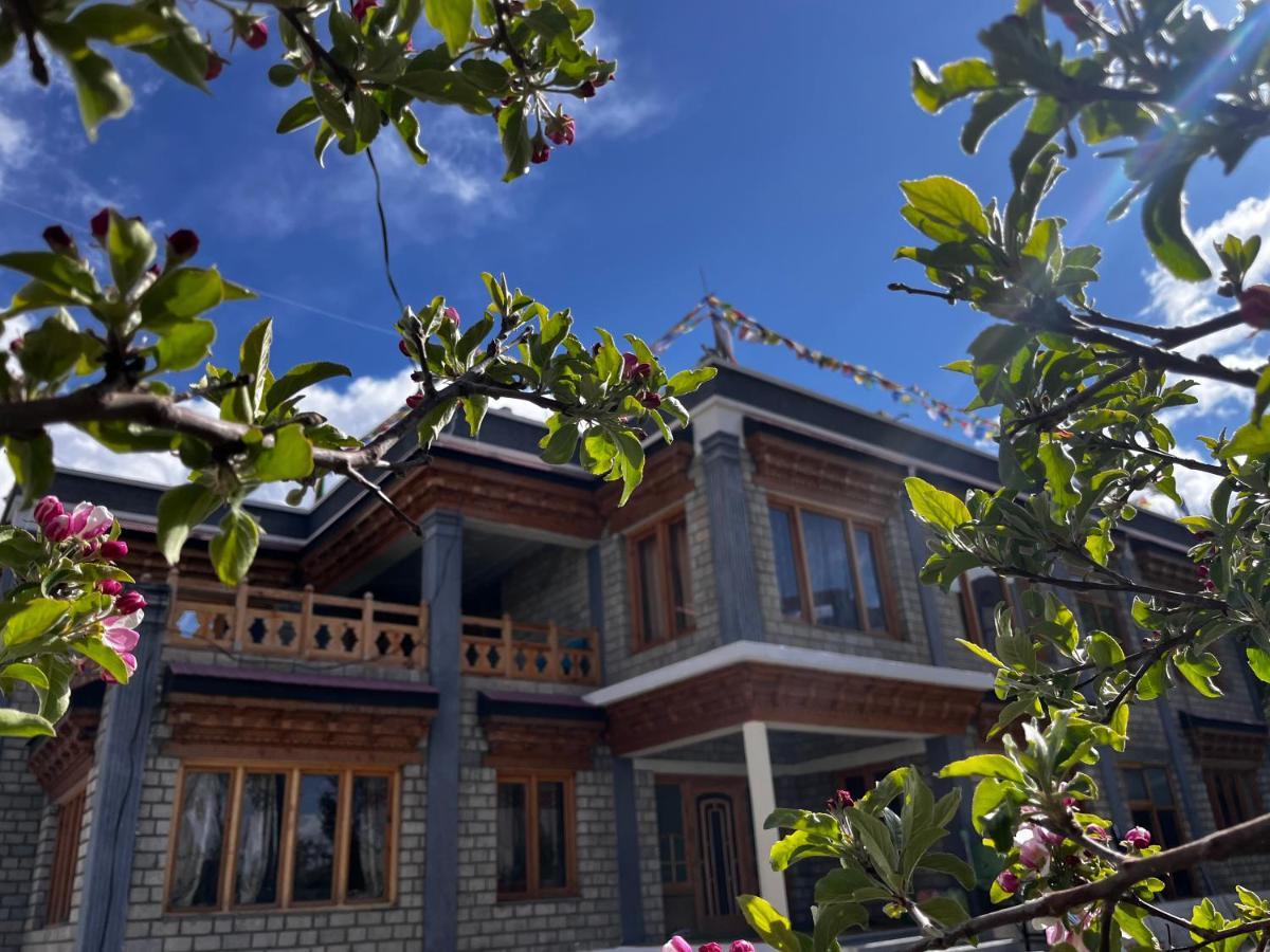 Ladakh Country Inn เลห์ ภายนอก รูปภาพ